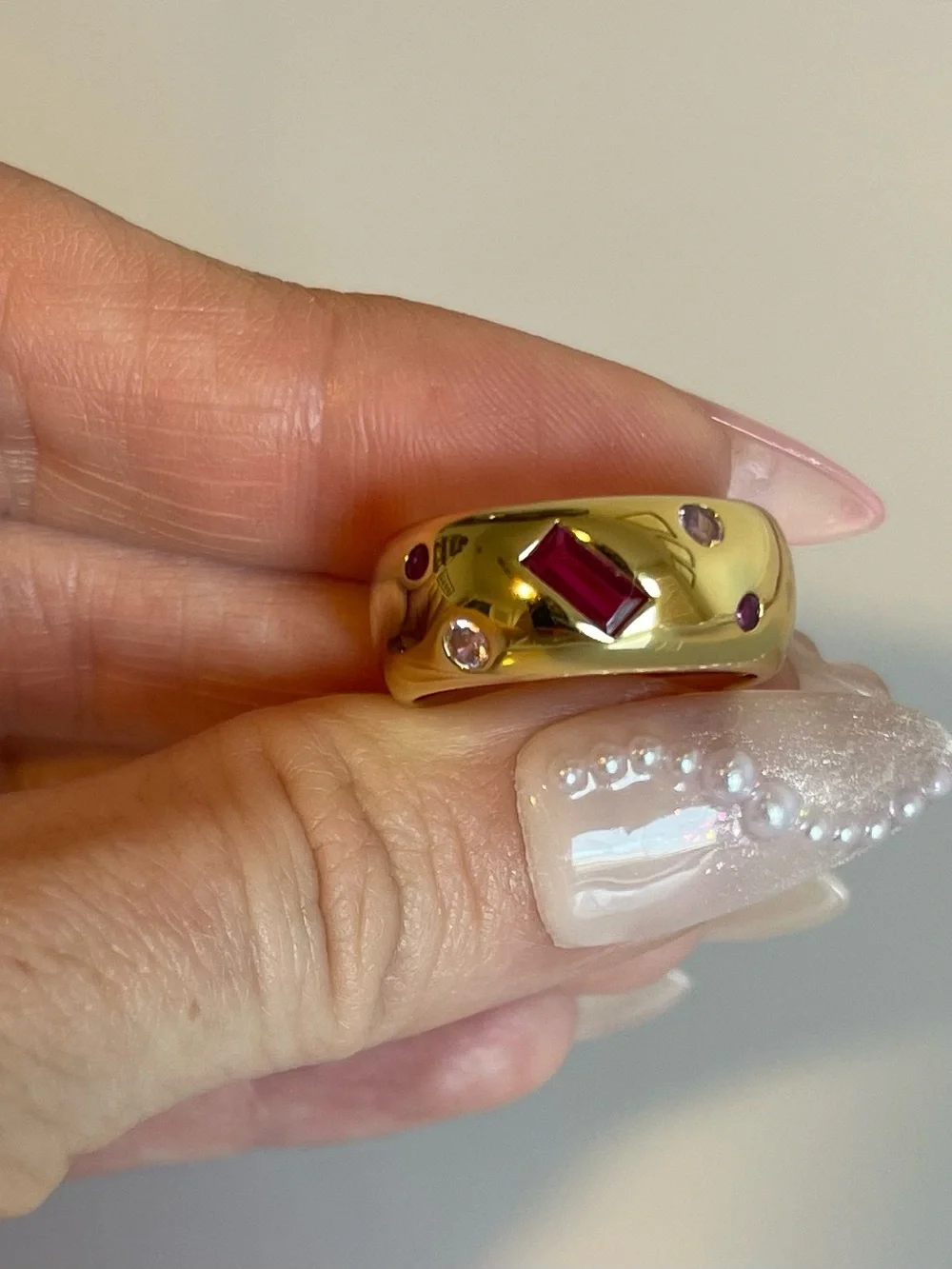 Madewell Crystal Confetti Ring – Dragon Fruit – Size 7